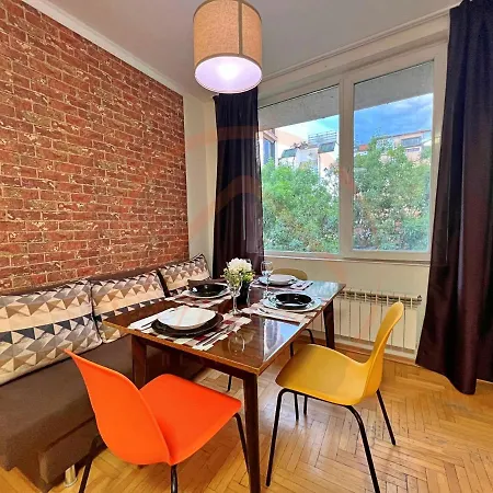 Tranquil Retreat In The Heart Of Sofia: 2br *