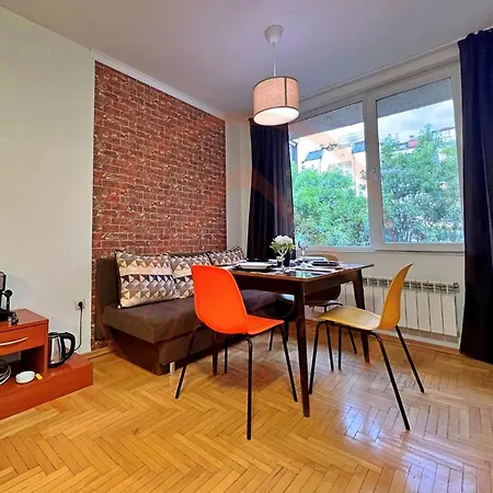 Tranquil Retreat In The Heart Of Sofia: 2br アパート *