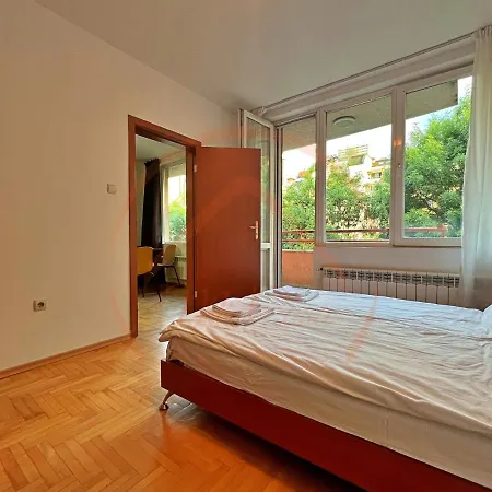 Tranquil Retreat In The Heart Of Sofia: 2br *