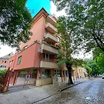 Tranquil Retreat In The Heart Of Sofia: 2br Apartment Sofia