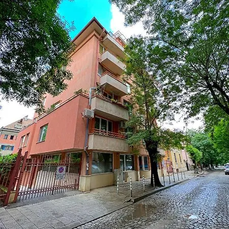 Tranquil Retreat In The Heart Of Sofia: 2br Apartment Sofia