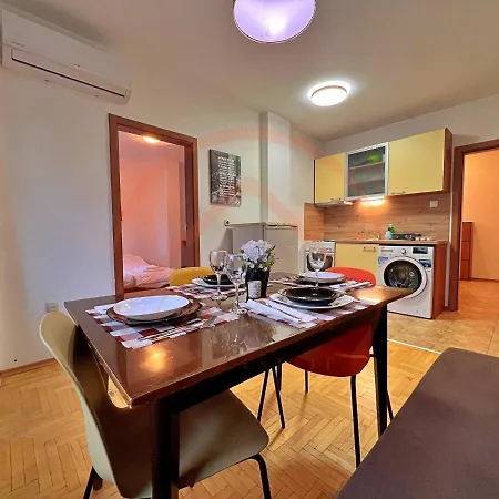 Tranquil Retreat In The Heart Of Sofia: 2br