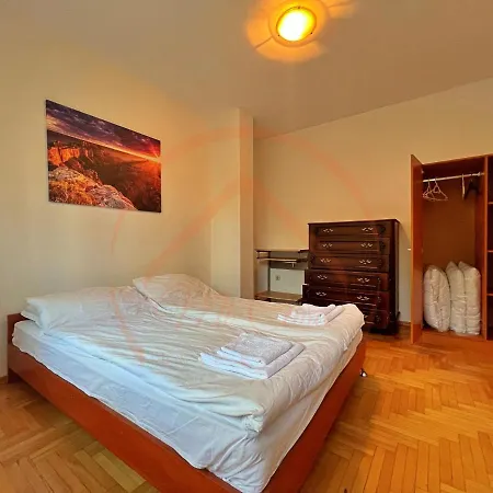 Tranquil Retreat In The Heart Of Sofia: 2br * Sofia