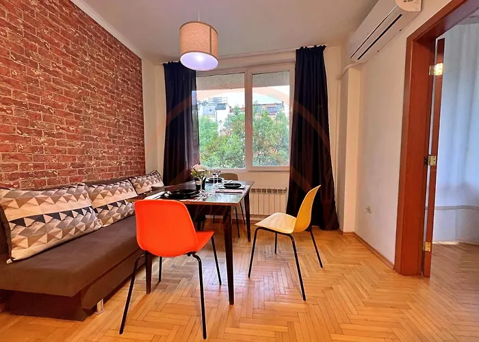Tranquil Retreat In The Heart Of Sofia: 2br Appartamento