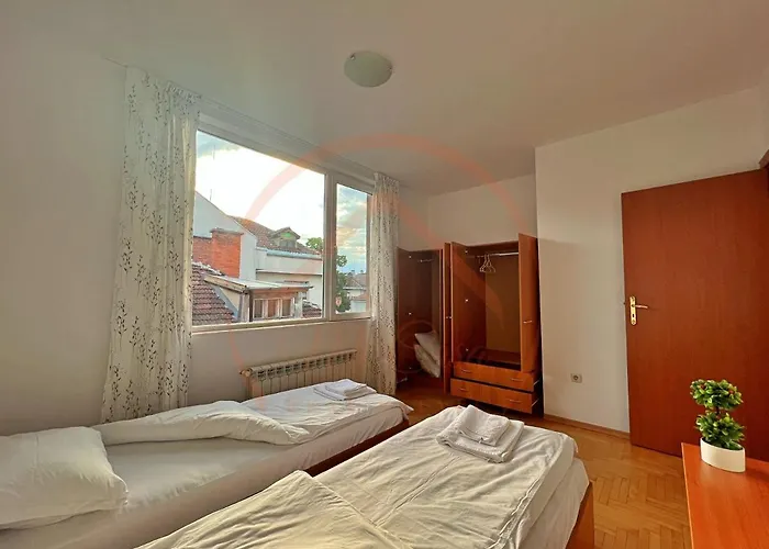 Tranquil Retreat In The Heart Of Sofia: 2br Sofia
