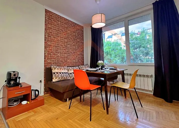 Tranquil Retreat In The Heart Of Sofia: 2br Appartement *