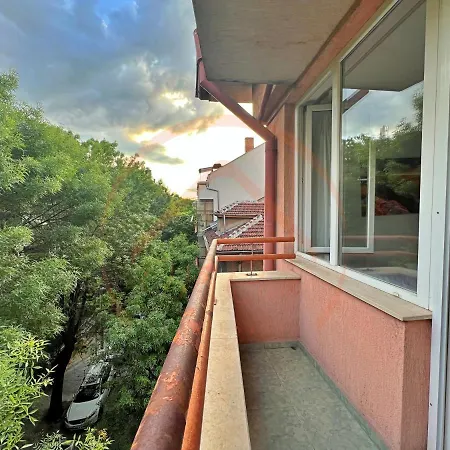 דירה Tranquil Retreat In The Heart Of Sofia: 2br סופיה